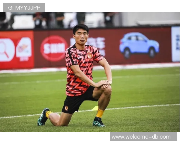 青岛西海岸冬训启动郑智将于海口正式上任助力球队发展